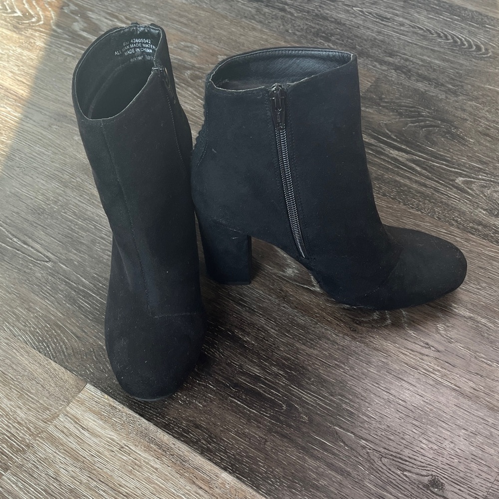 Chic Black Suede Heeled Boots